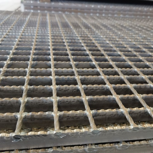 安全與耐久：發(fā)電廠脫硫平臺鋼格板鋼格柵板應(yīng)用與設(shè)計(jì)