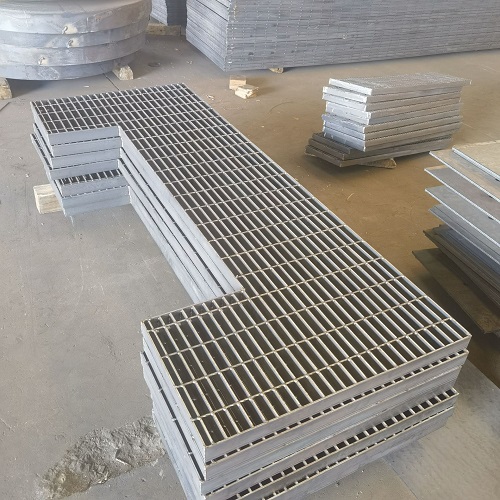 客戶案例：某工廠因貪便宜買劣質(zhì)鋼格板，損失超百萬(wàn)！