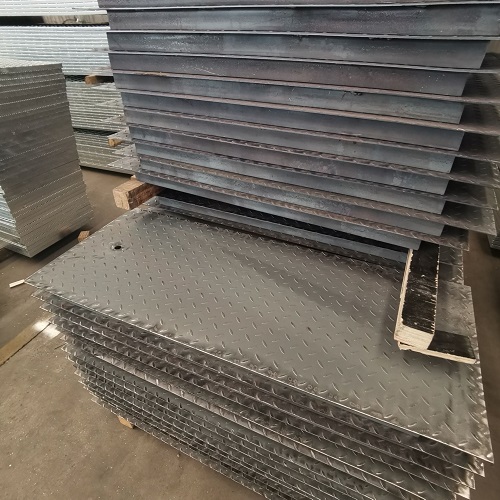 定制鋼格板 vs 標(biāo)準(zhǔn)尺寸？哪種更劃算？