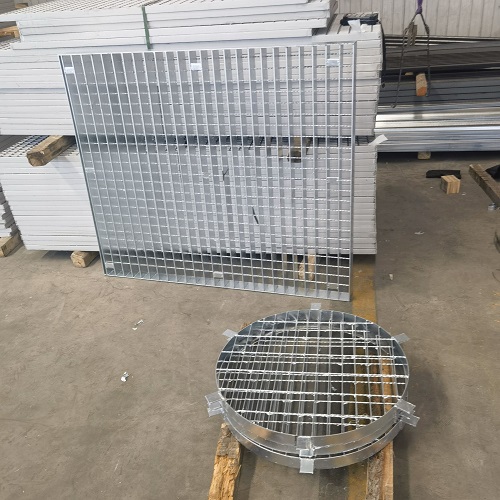 食品廠鋼格板選型：304不銹鋼還是鍍鋅更合適？