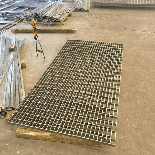 鋼格板還能用在城市廣場上效果太好了