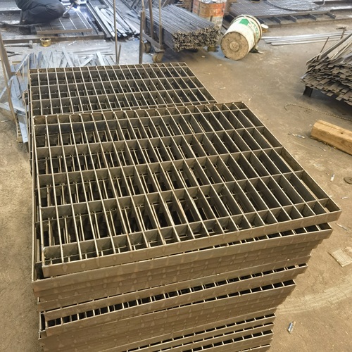 鋼格板現(xiàn)場(chǎng)切割要注意哪些細(xì)節(jié)