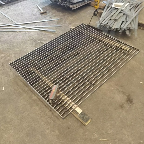 鋼格板在音樂節(jié)舞臺(tái)搭建中的表現(xiàn)