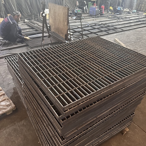 鋼格板高空安裝安全技巧，工程人必學(xué)