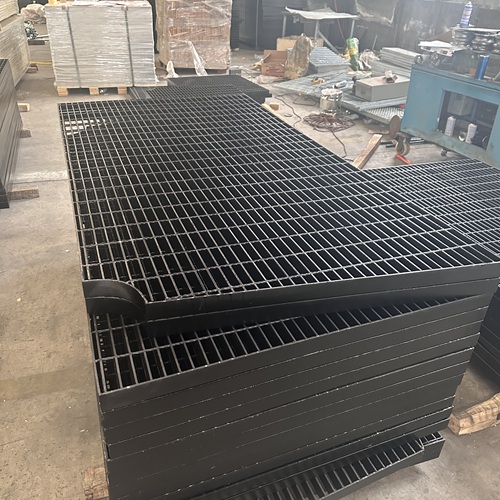 鋼格板高空安裝安全技巧，工程人必學(xué)