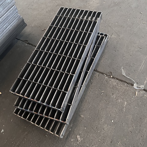 養(yǎng)殖場用鋼格板易清潔防腐蝕養(yǎng)殖戶都在選