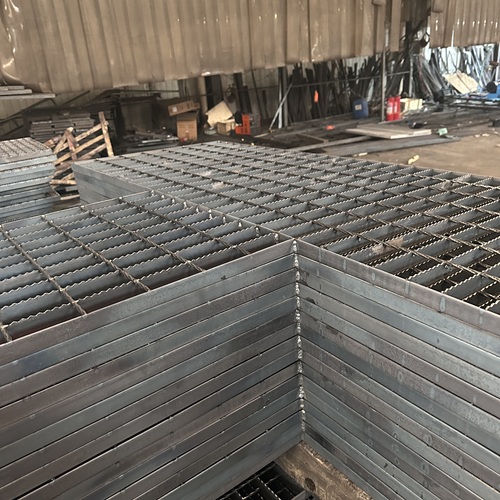 鋼結(jié)構(gòu)走道板鋼格板用途與施工規(guī)范